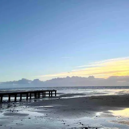 3 Bedroom Coastal Escape In Appartement Seascale