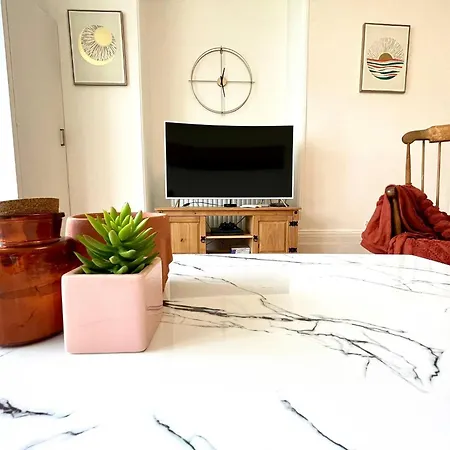 3 Bedroom Coastal Escape In *